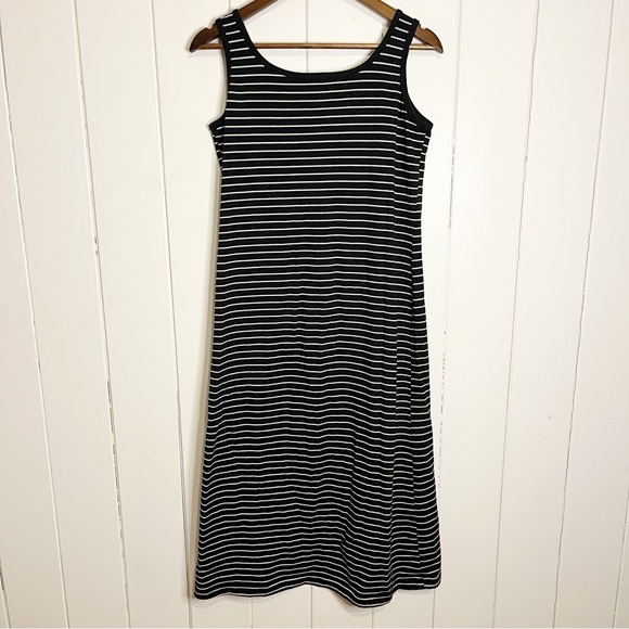 Donna Striped Maxi Dress. Size Large. Black and White. - Picture 5 of 5